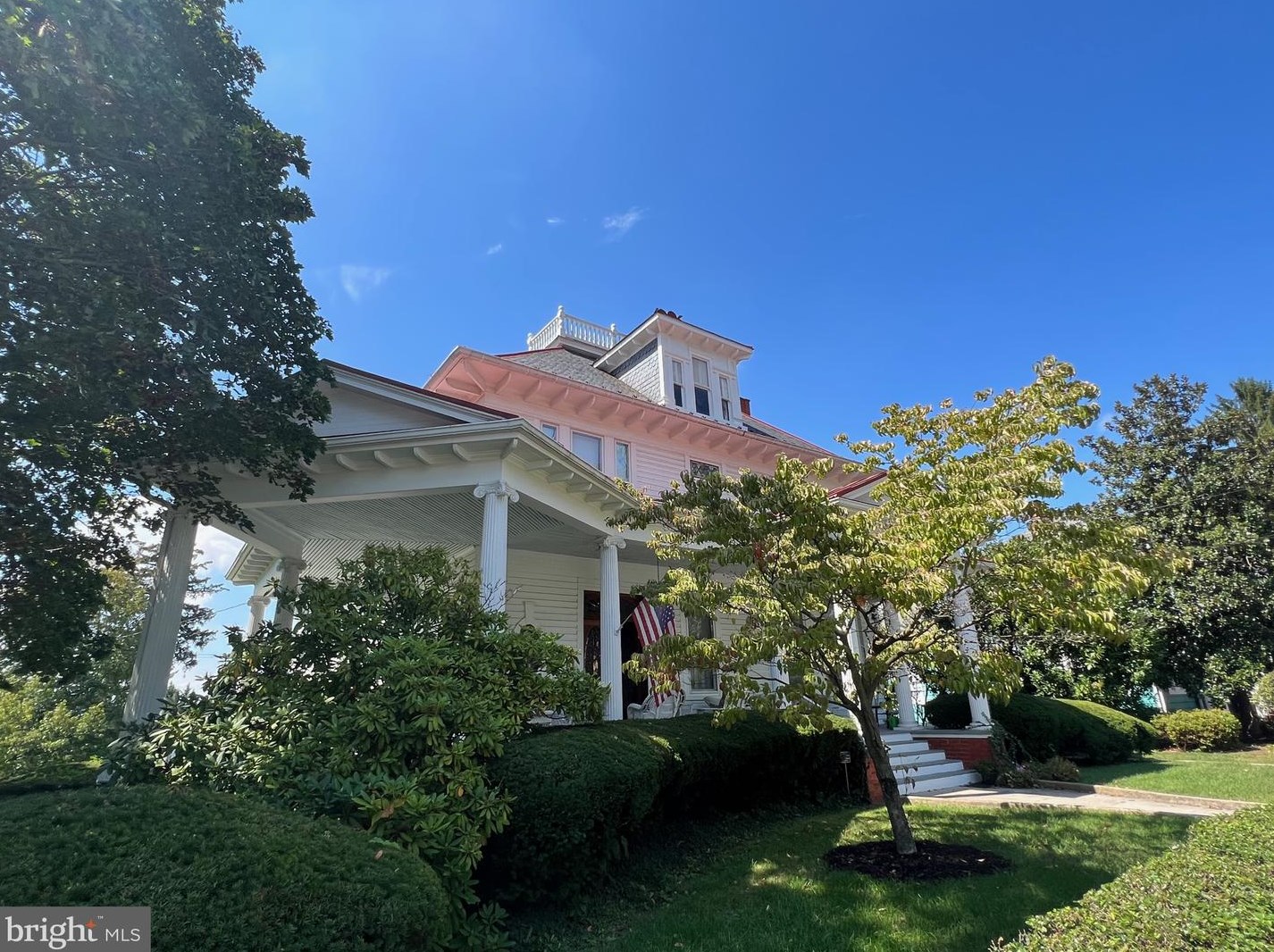 312 S Samuel St, Charles Town, WV 25414