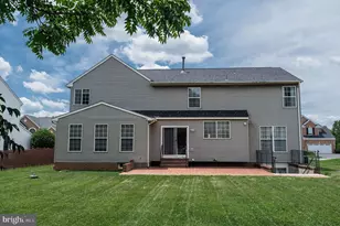 268 Oakmont Dr, Charles Town, WV 25414 - Photo 2