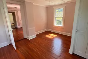 704 W Washington St, Charles Town, WV 25414 - Photo 12