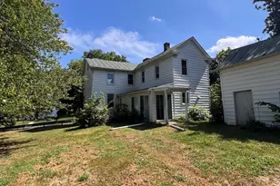 704 W Washington St, Charles Town, WV 25414 - Photo 2