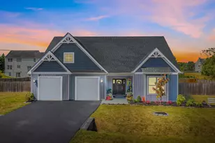 111 Moonstone Dr, Kearneysville, WV 25430 - Photo 1