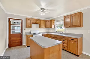 605 N Marshall St, Ranson, WV 25438 - Photo 14