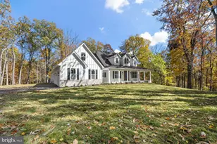 17 Mistletoe Ln, Shepherdstown, WV 25443 - Photo 2