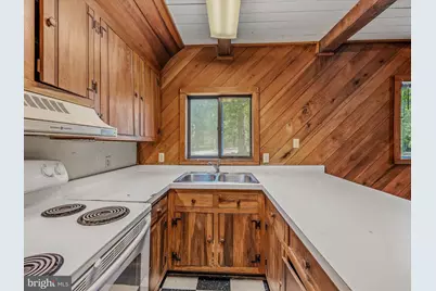 326 Lower Clubhouse Drive, Harpers Ferry, WV 25425 - Photo 14