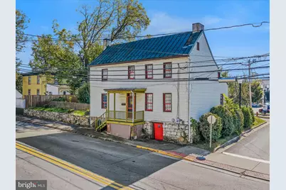 309 W Liberty Street, Charles Town, WV 25414 - Photo 2