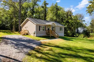 268 Dawn Ln, Harpers Ferry, WV 25425 - Photo 2