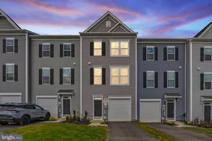 759 Lord Fairfax St, Charles Town, WV 25414 - Photo 4