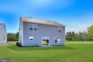 35 Vernon St, Charles Town, WV 25414 - Photo 2