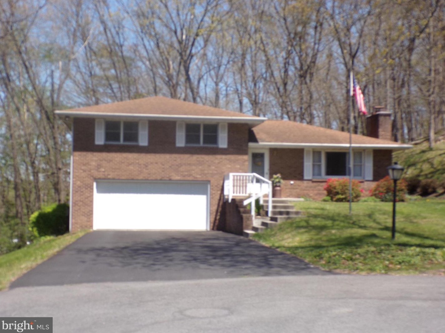 175 Jamie St, Fort Ashby, WV 26719-9205