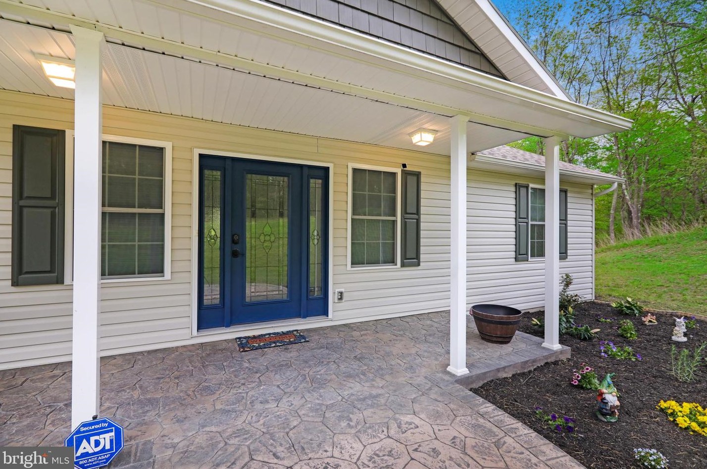 900 Woodsedge Rd, Fort Ashby, WV 26719