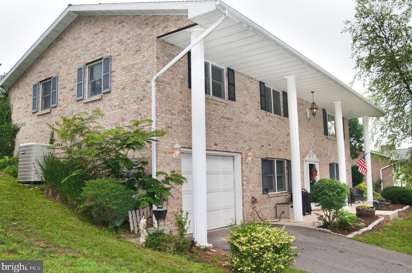 136 Leon Dr, Fort Ashby, WV 26719