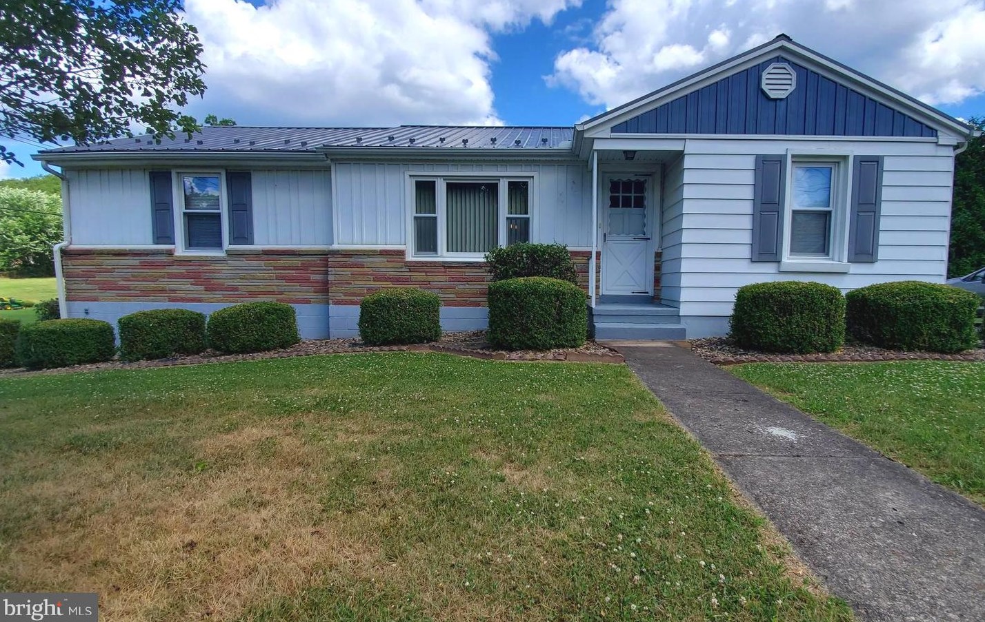 13 S Frederick Ave, Ridgeley, WV 26753