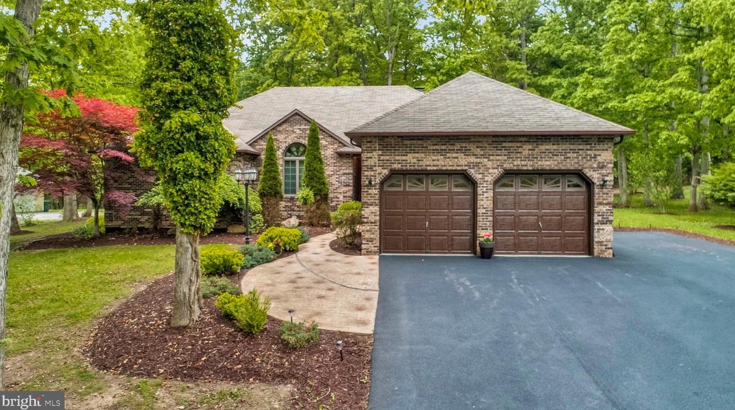 817 N Lakewood Dr, Ridgeley, WV 26753