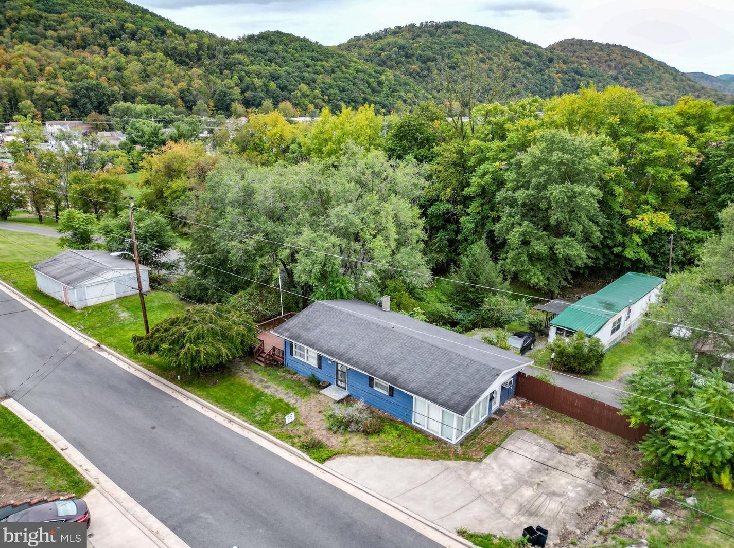 555 Chestnut St, Medley, WV 26726