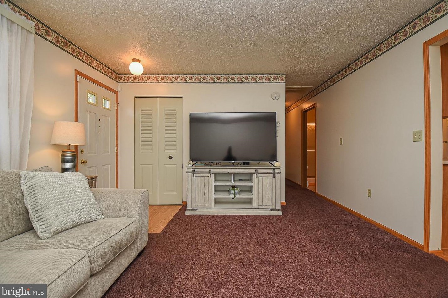 47 Nightingale St, Medley WV  26726-9458 exterior