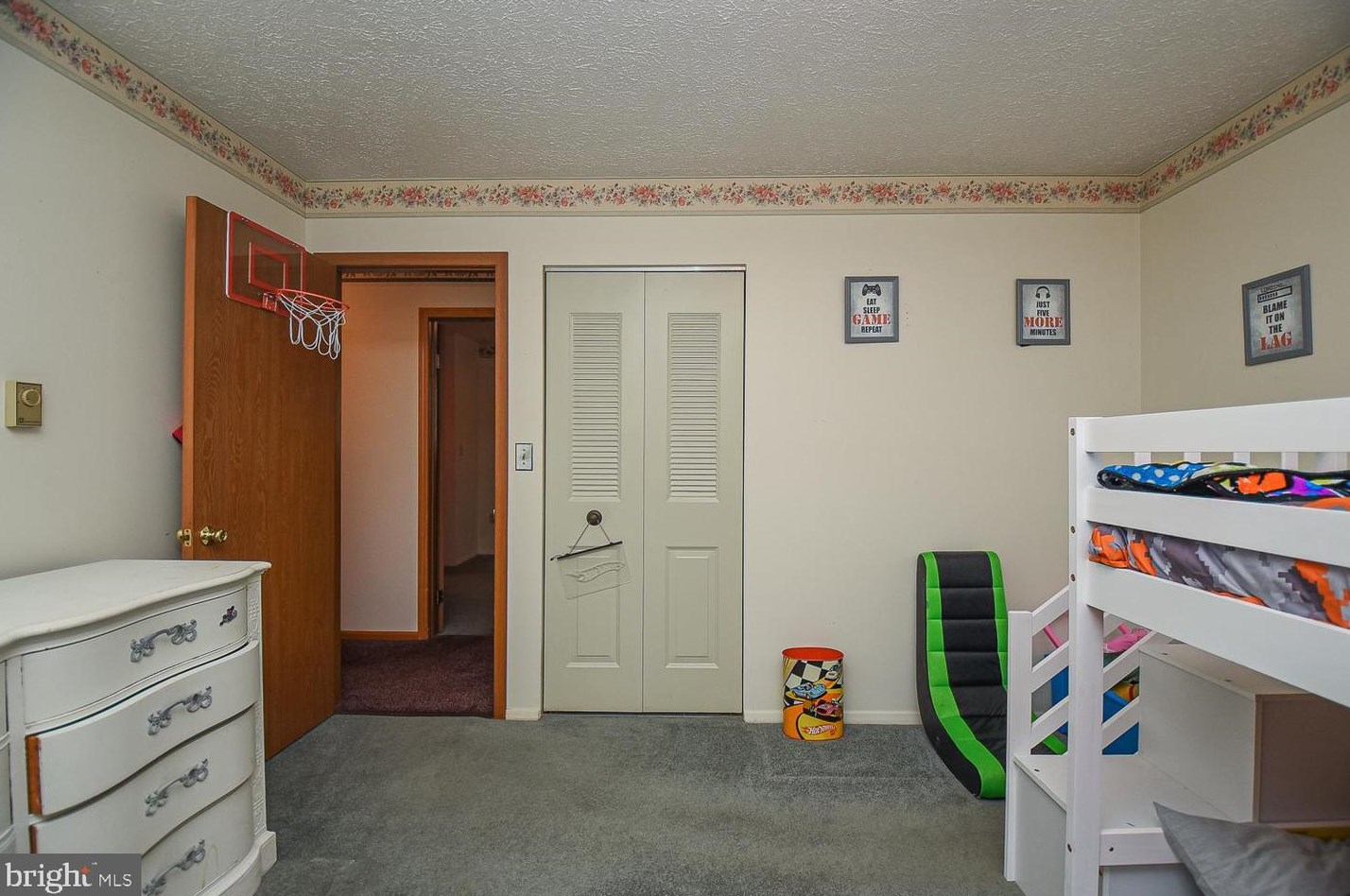 47 Nightingale St, Medley WV  26726-9458 exterior