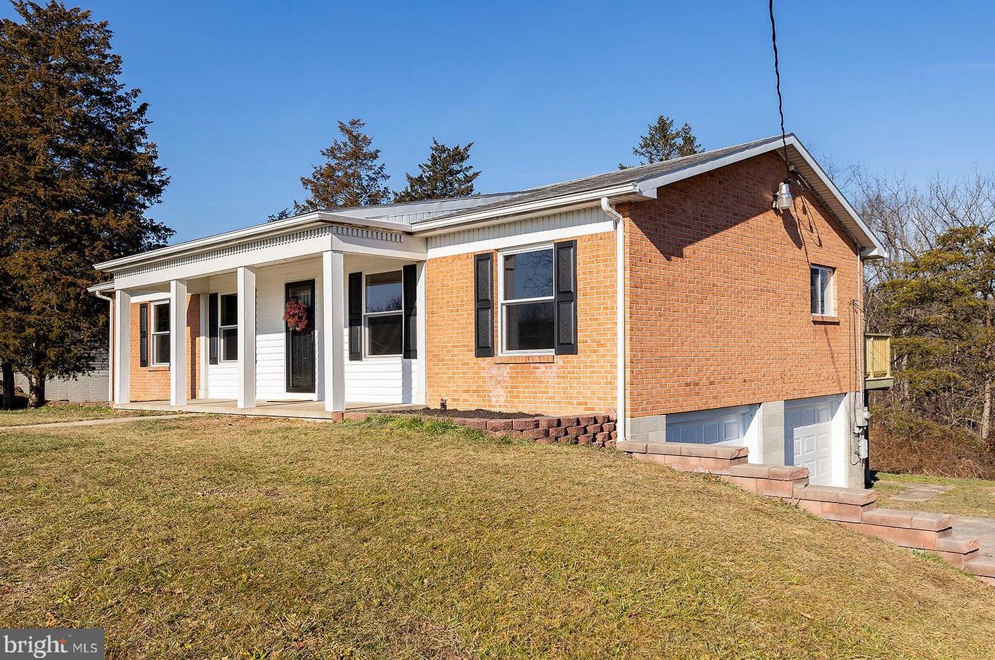 14 Diane Dr, Fort Ashby, WV 26719-7102