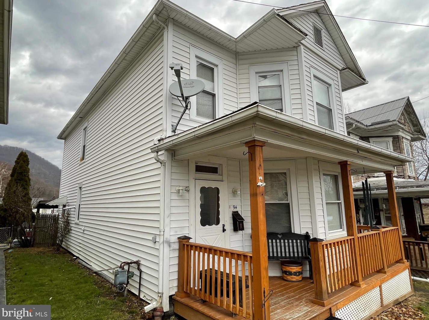 94 C St, Medley, WV 26726-2748