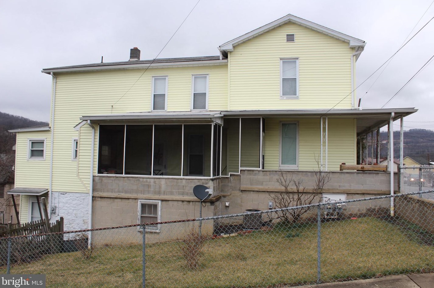 63 W Harrison St, Piedmont, WV 26750