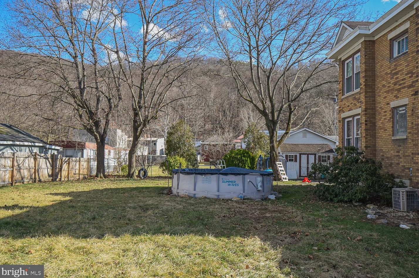 535 S Main St, Medley, WV 26726