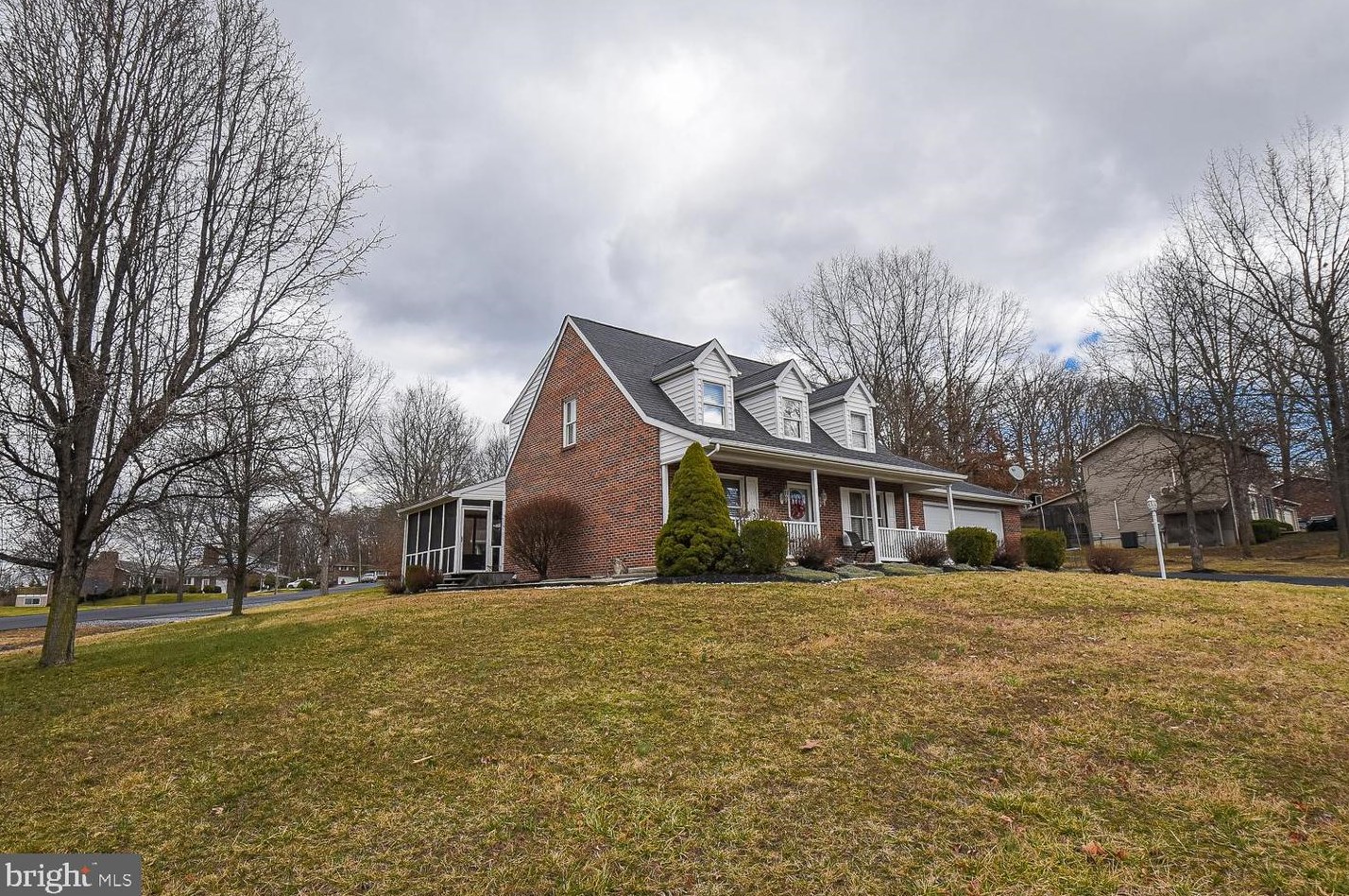 476 Leon Dr, Fort Ashby, WV 26719-9206