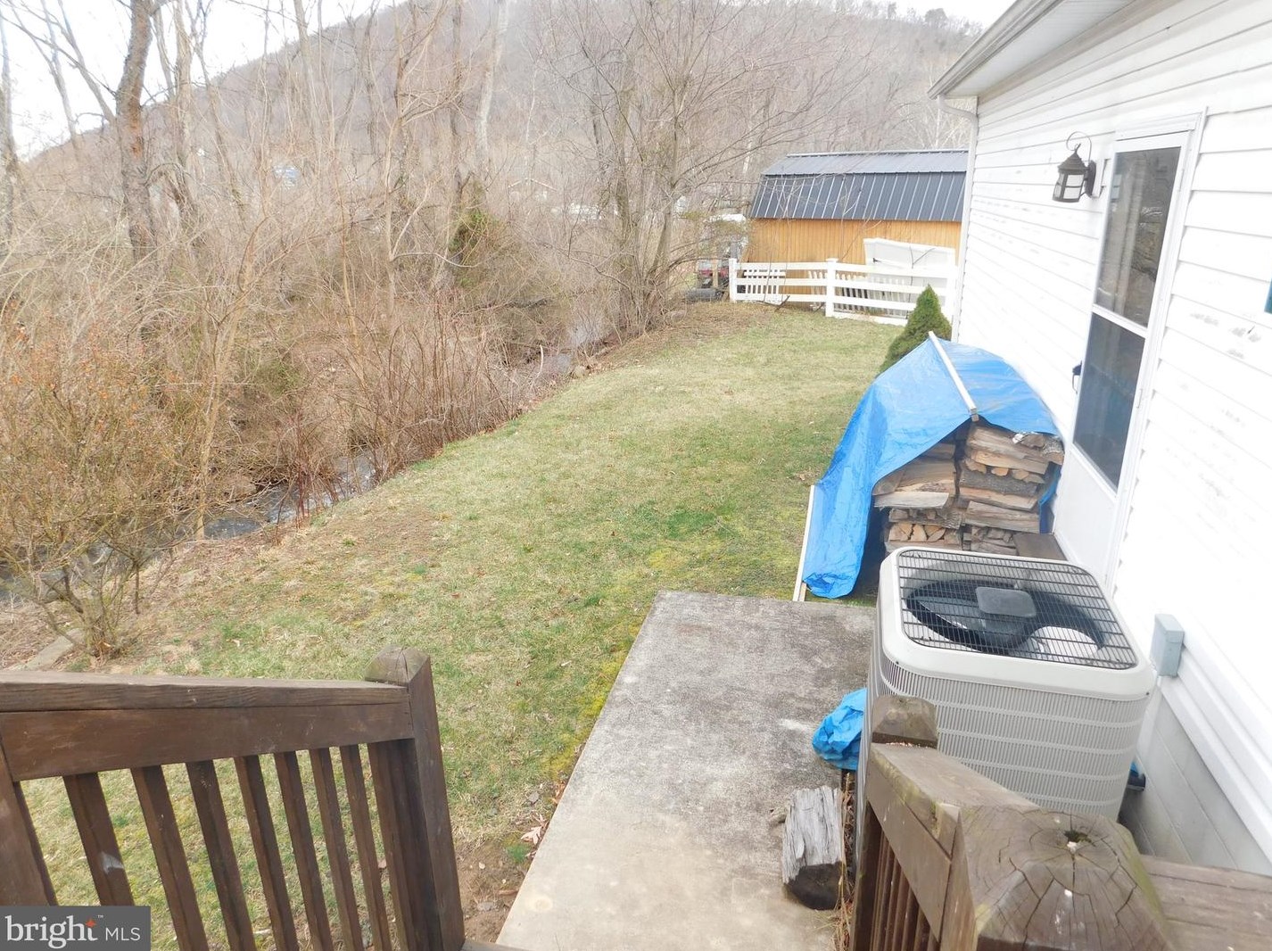 30 Paris Cir, Medley WV 26726-5018 exterior