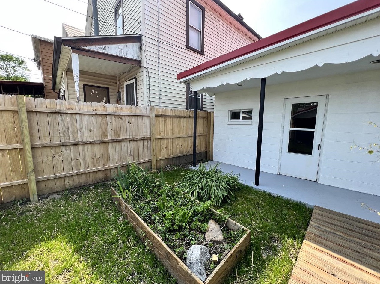 27 A St, Medley WV  26726-2701 exterior