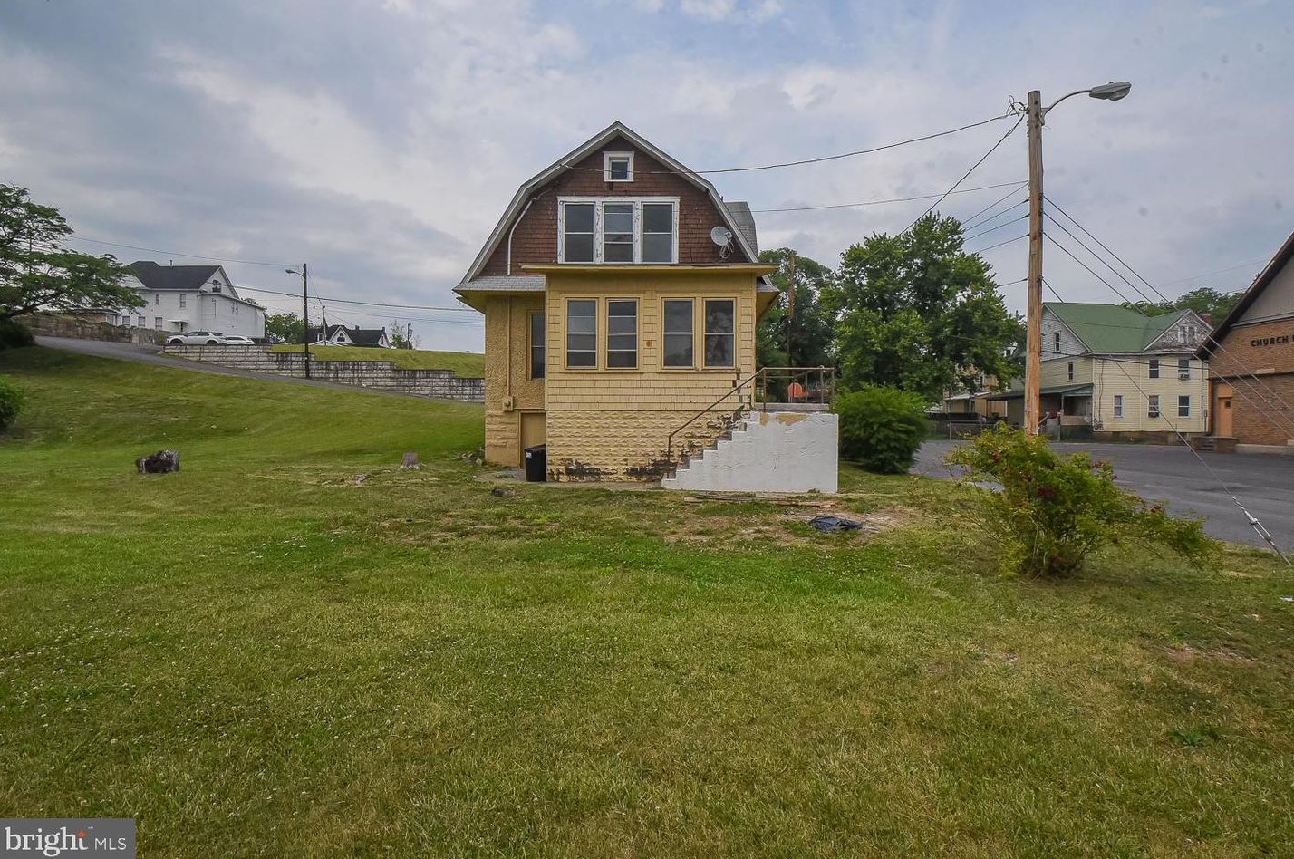 2 Fort Ave, Medley, WV 26726