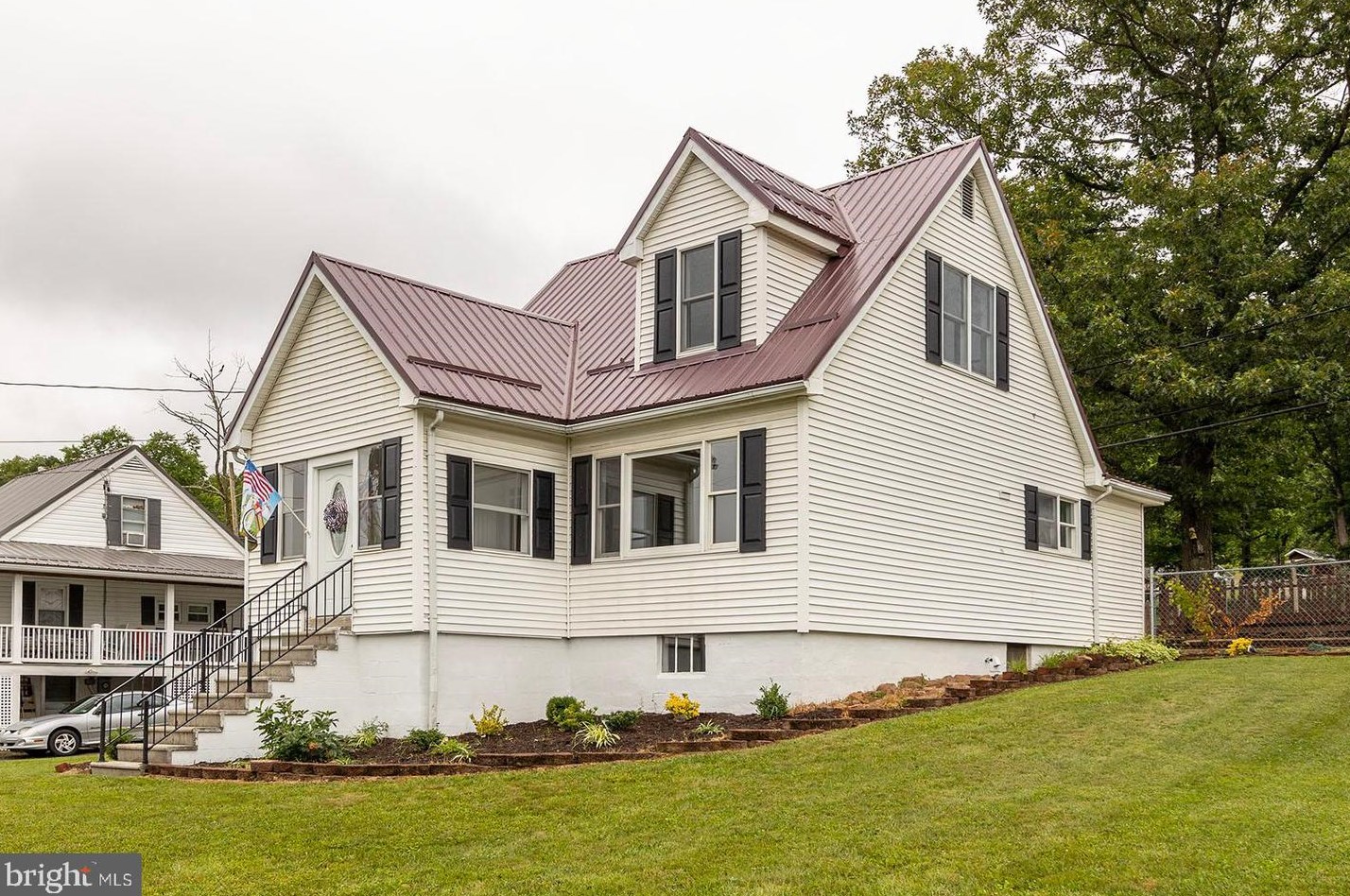1148 Knobley Rd, Ridgeley, WV 26753