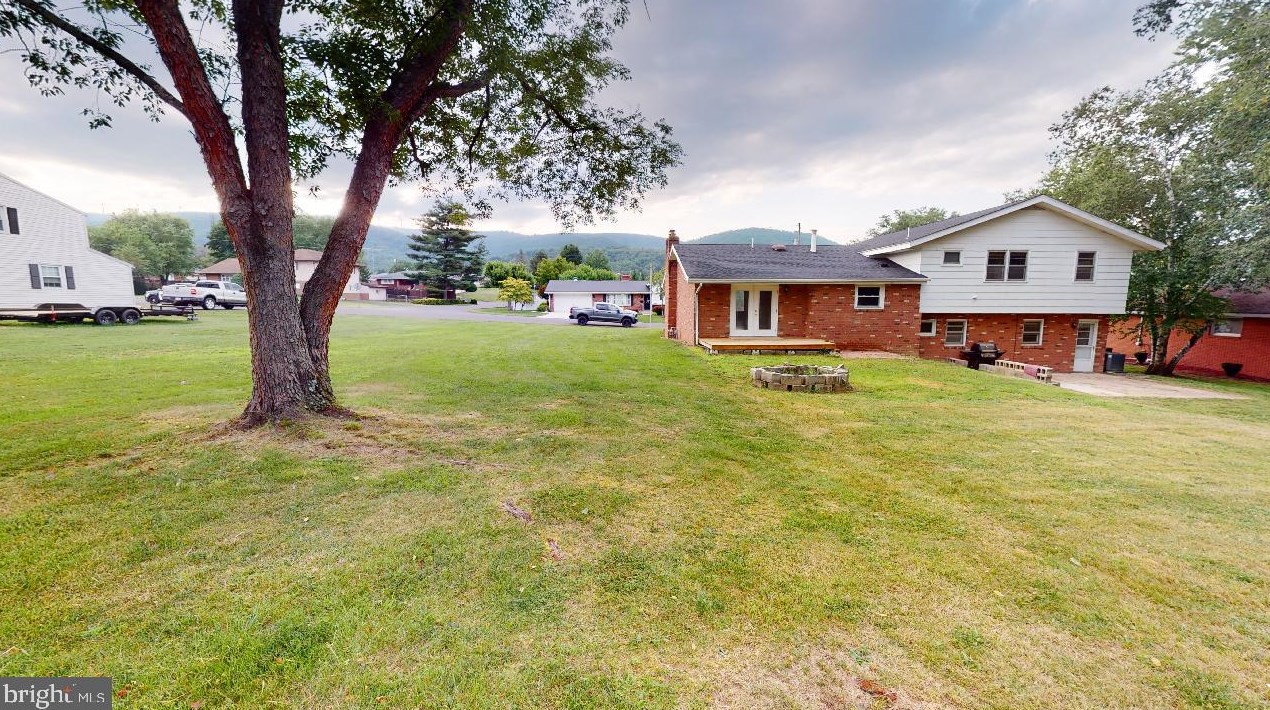 1275 Lynmar St, Medley, WV 26726