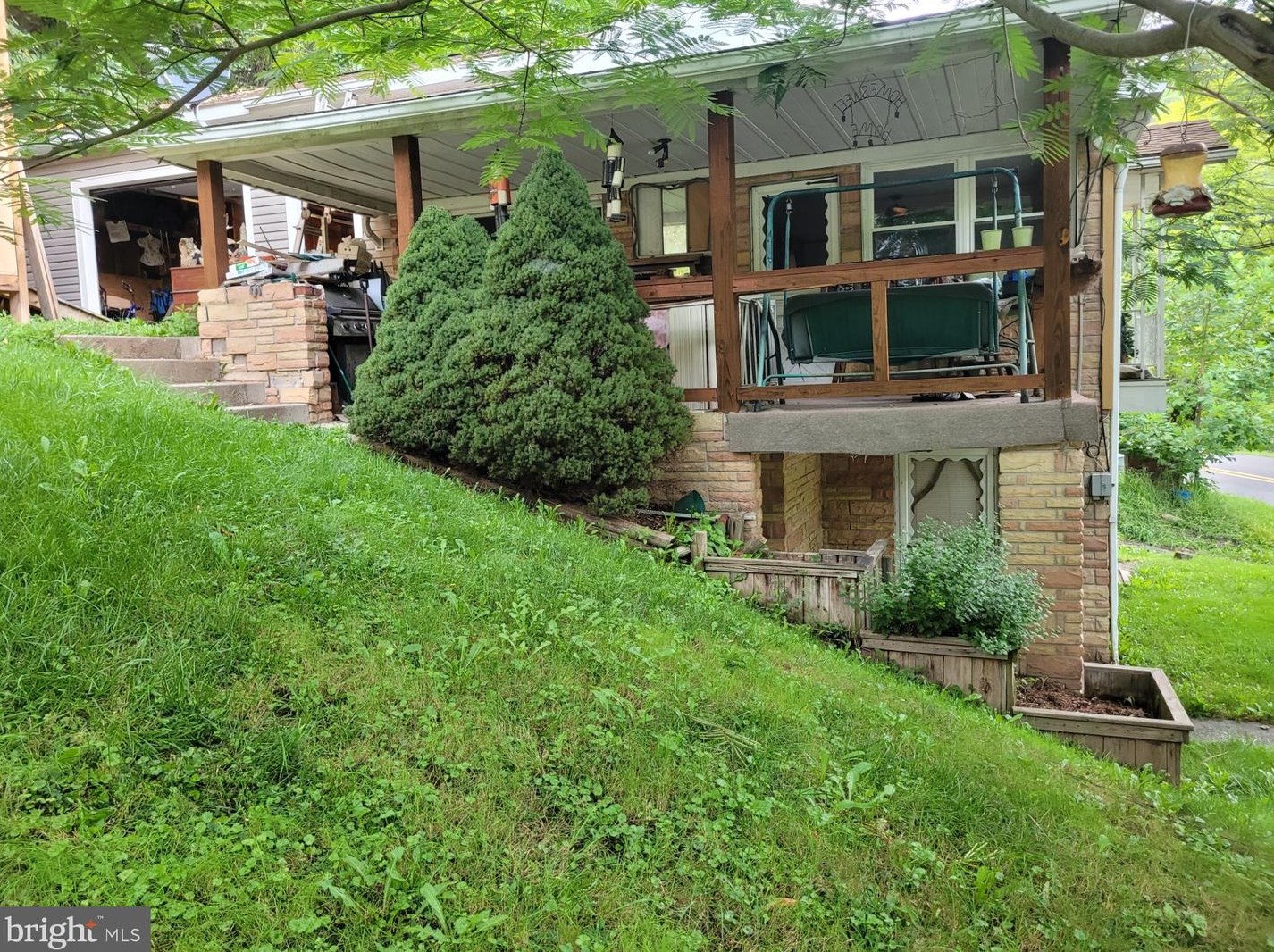962 Limestone Rd, Medley, WV 26726-9069