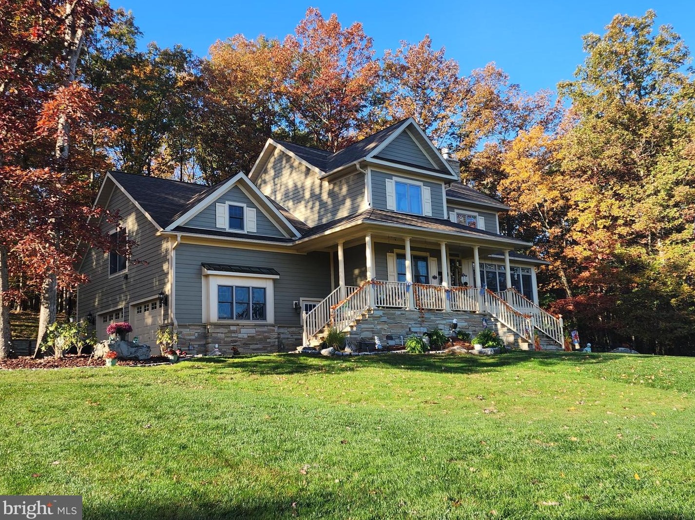 102 S Lakewood Dr, Ridgeley, WV 26753