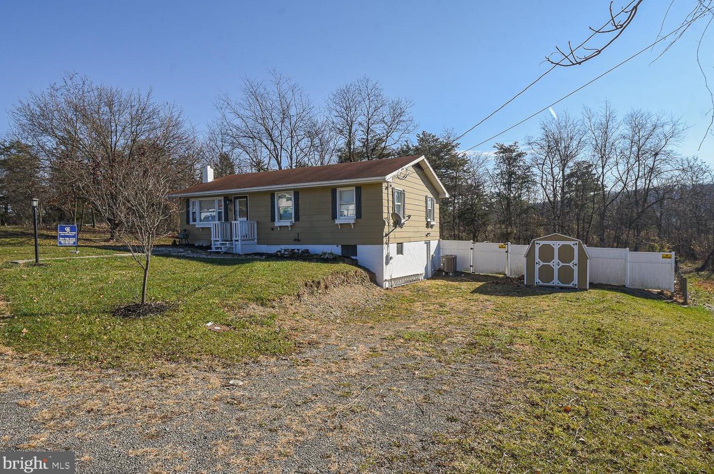 35 Cypress Dr, Medley, WV 26726