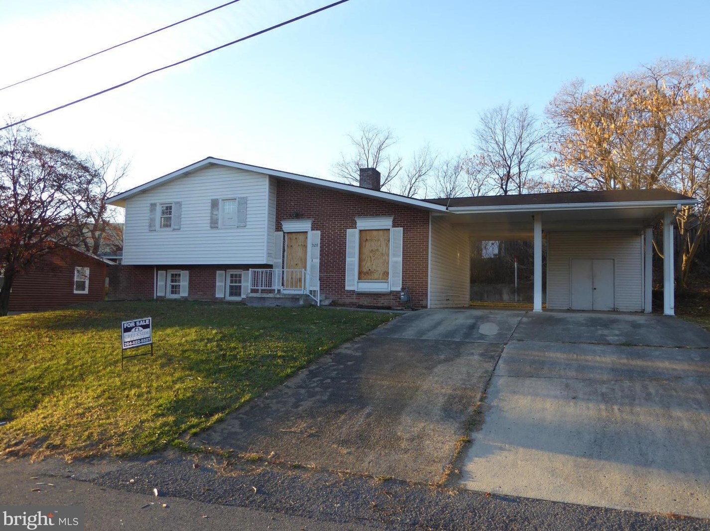 320 Valley View Ave, Medley, WV 26726-2632