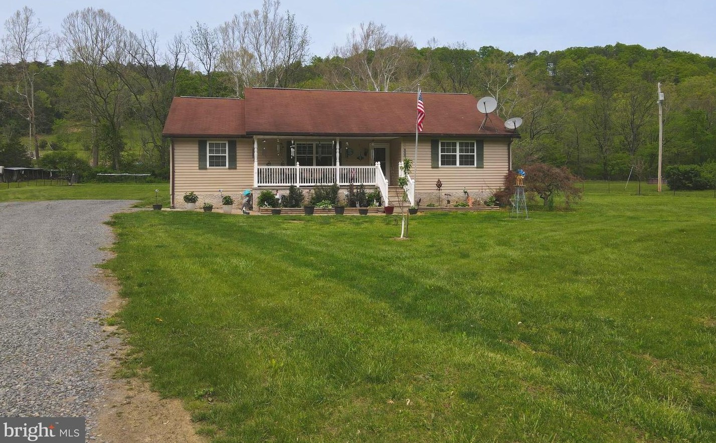177 Dawn Marie Ln, Medley WV  26710 exterior