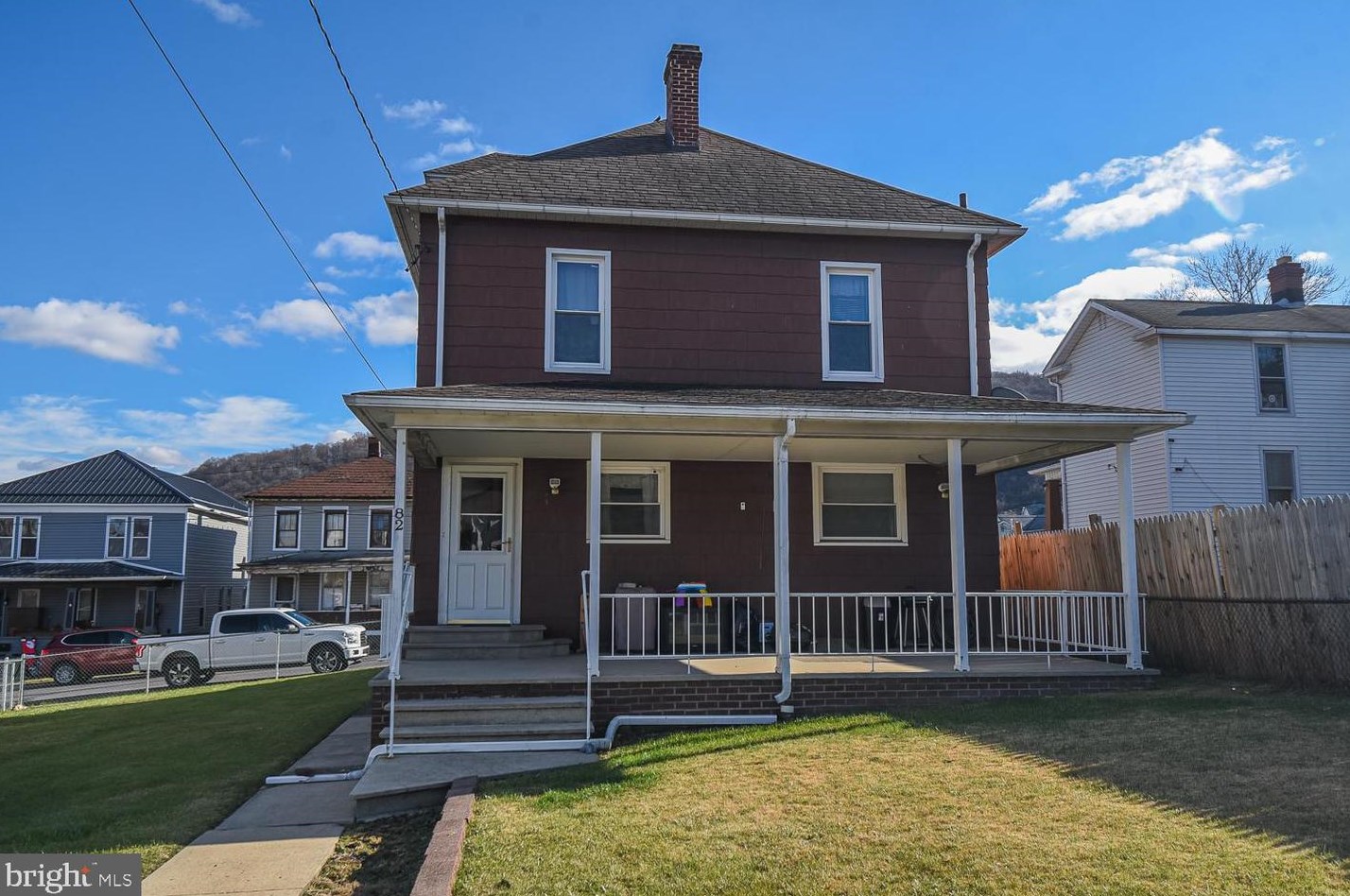 82 Spring St, Medley, WV 26726-3156