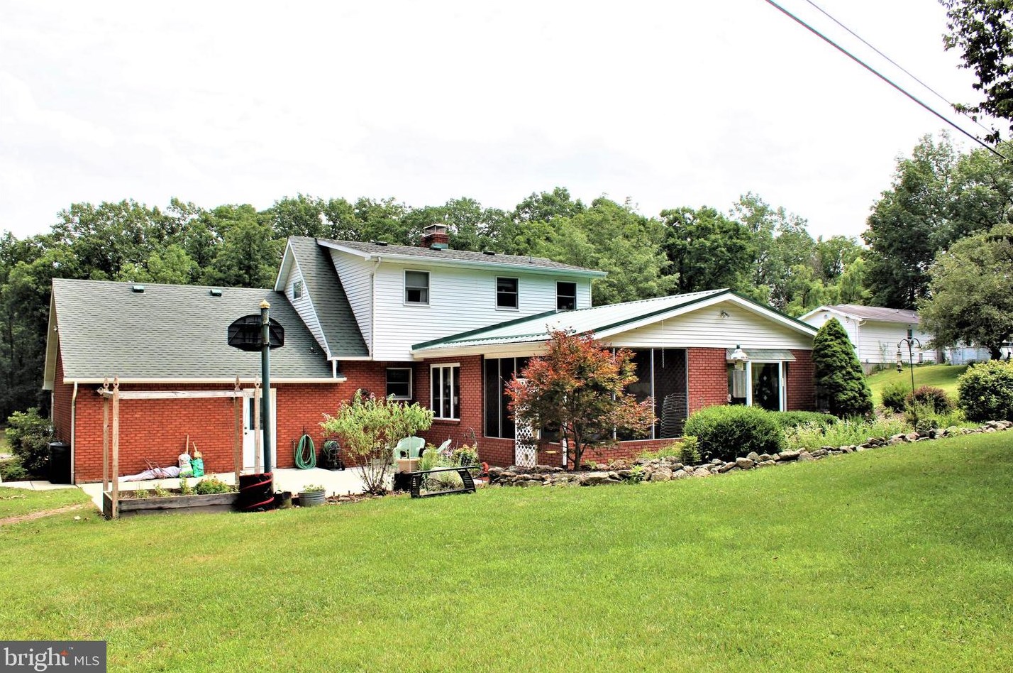 5374 Knobley Rd, Medley WV  26726 exterior