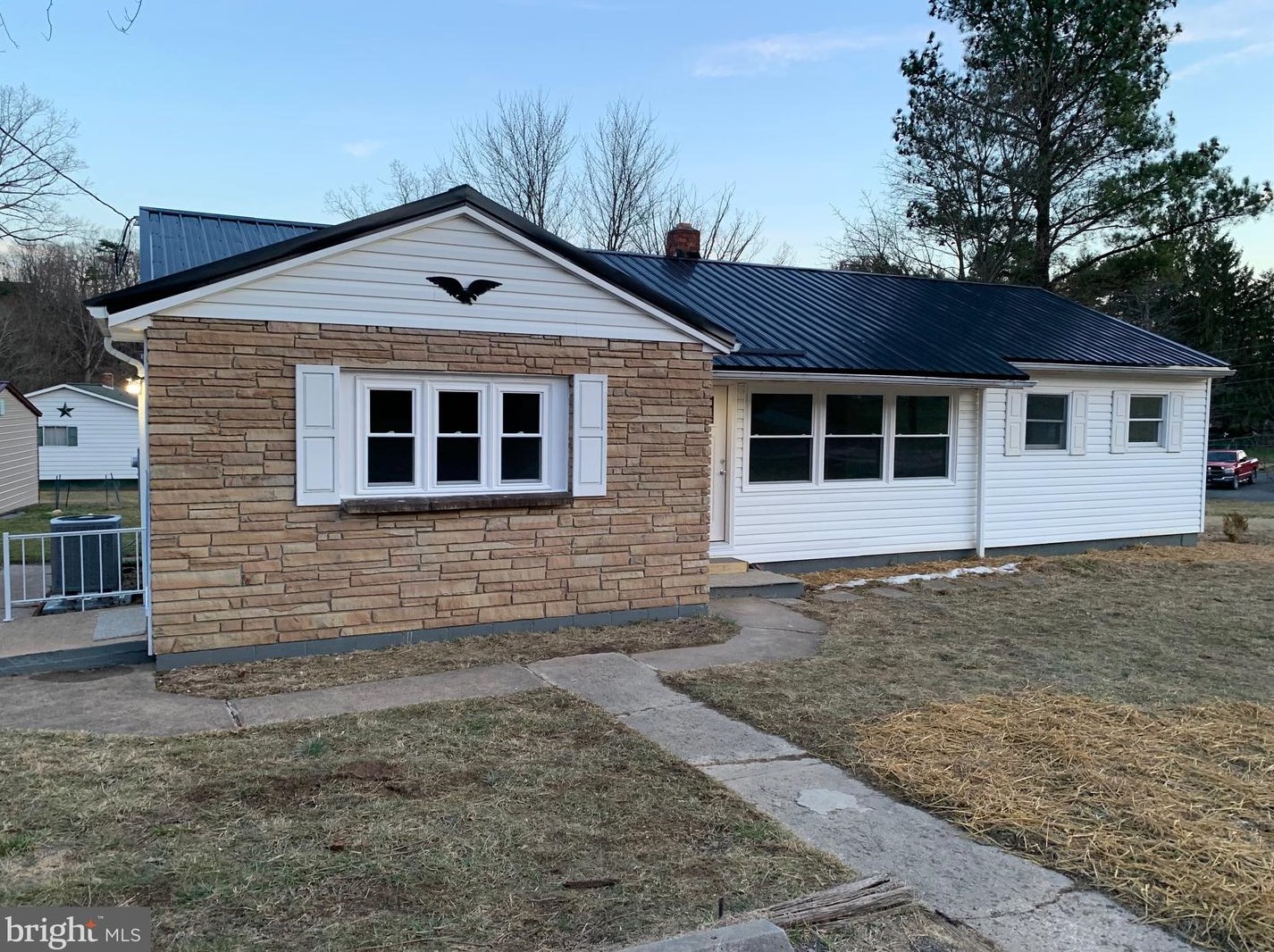 1135 Knobley Rd, Ridgeley, WV 26753