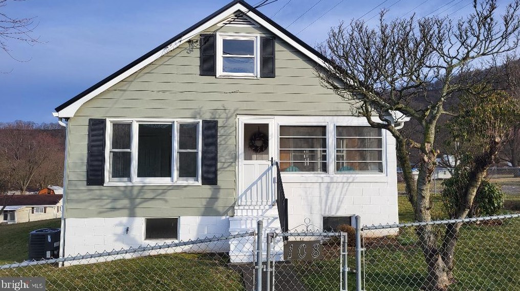 108 N Virginia St, Ridgeley, WV 26753