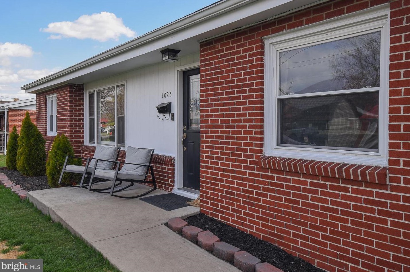 1025 Carolina Ave, Medley, WV 26726-2802