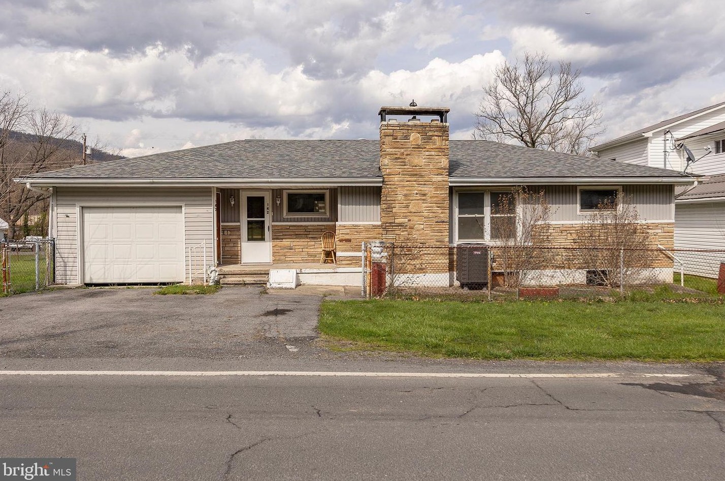 142 Carroll Ave, Medley, WV 26726