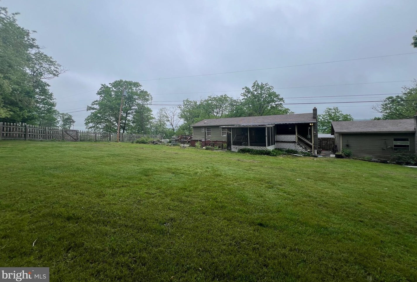 6172 Knobley Rd, Medley WV 26726 exterior