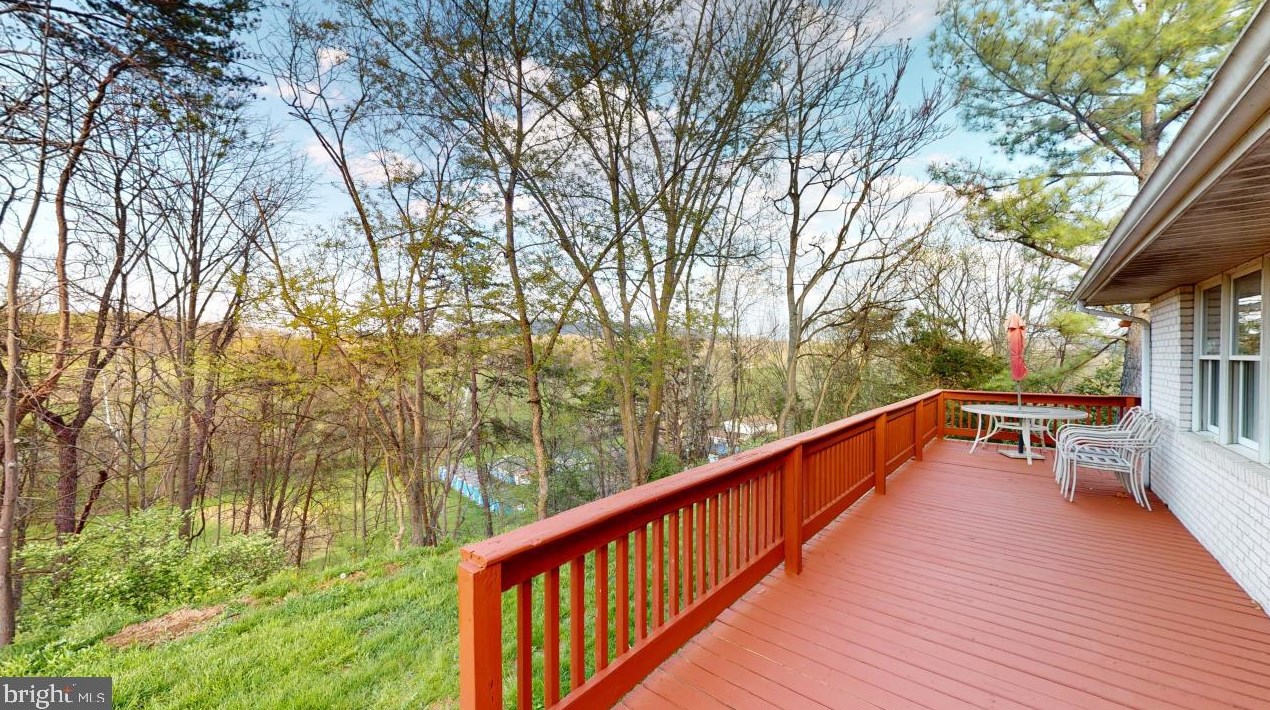 152 Evergreen Dr, Fort Ashby WV  26719-3500 exterior