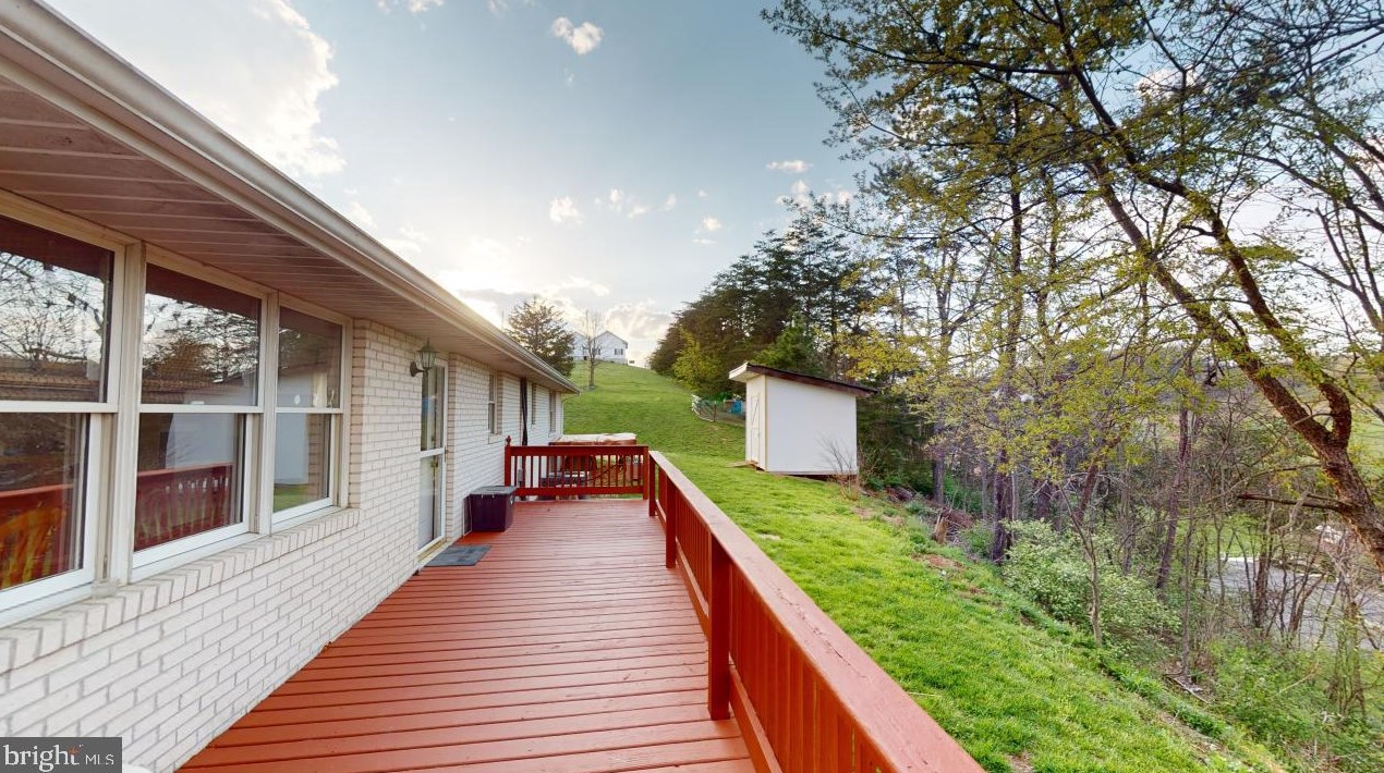 152 Evergreen Dr, Fort Ashby WV  26719-3500 exterior