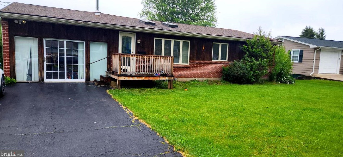 1030 Georgia Ave, Medley, WV 26726