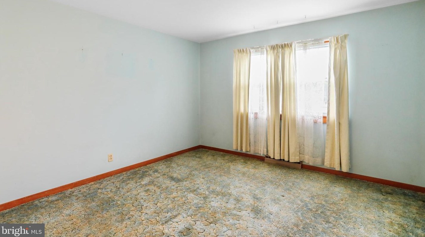 11147 Knobley Rd, Medley WV 26726 exterior