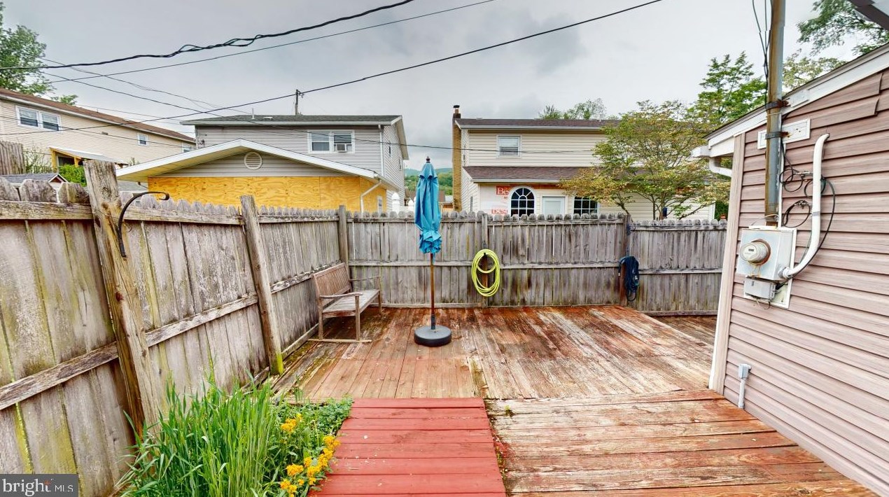 9 Ludwick Ct, Medley, WV 26726
