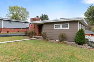 325 Valley View Ave, Keyser, WV 26726 - Photo 4