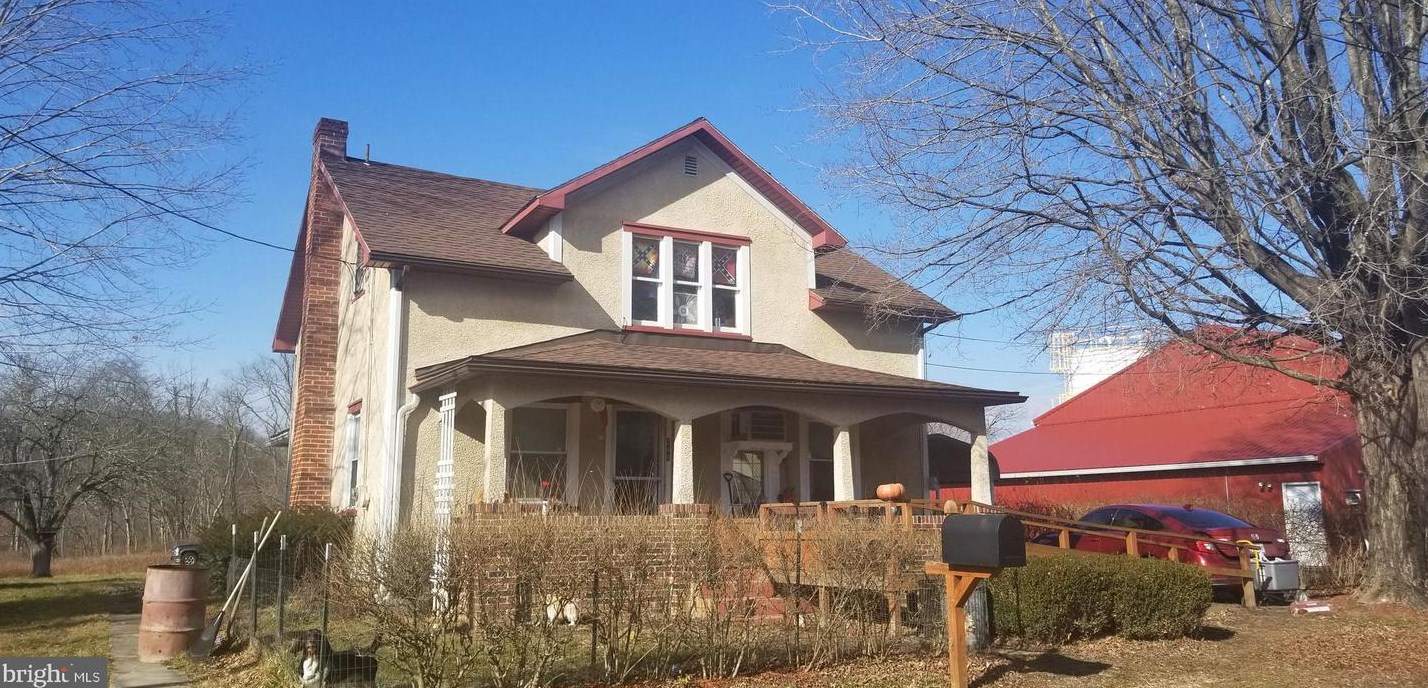 246 Spring St, Great Cacapon, WV 25422-3385