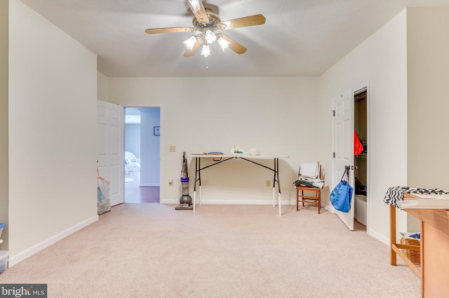 1942 Fairview Dr, Berkeley Springs WV  25411-3219 exterior